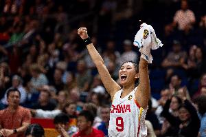 唐子婷高效表現(xiàn)：5投2中，罰球全中，正負(fù)值高達(dá)+37