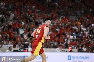 首節高效輸出！李弘權三分線外2中1，中國男籃首節數據亮點頻現
