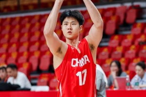 趙嘉義火線復出，11分鐘狂砍6分2板，卻難阻中國男籃敗北，球迷熱議：何時能逆轉？